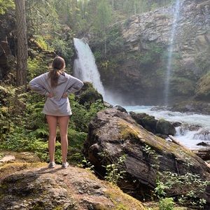 Meet your Posher, Camille